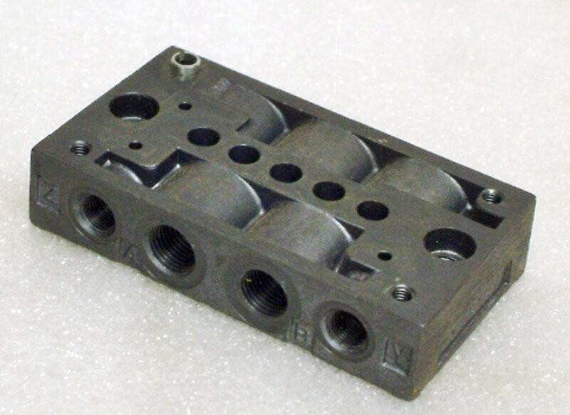Numatics 13-1526 Valve base