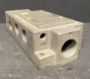 Numatics 187D Solenoid Valve Manifold - Image 2