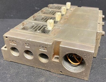 Numatics HH-1 Pneumatic Valve Manifold - Image 2