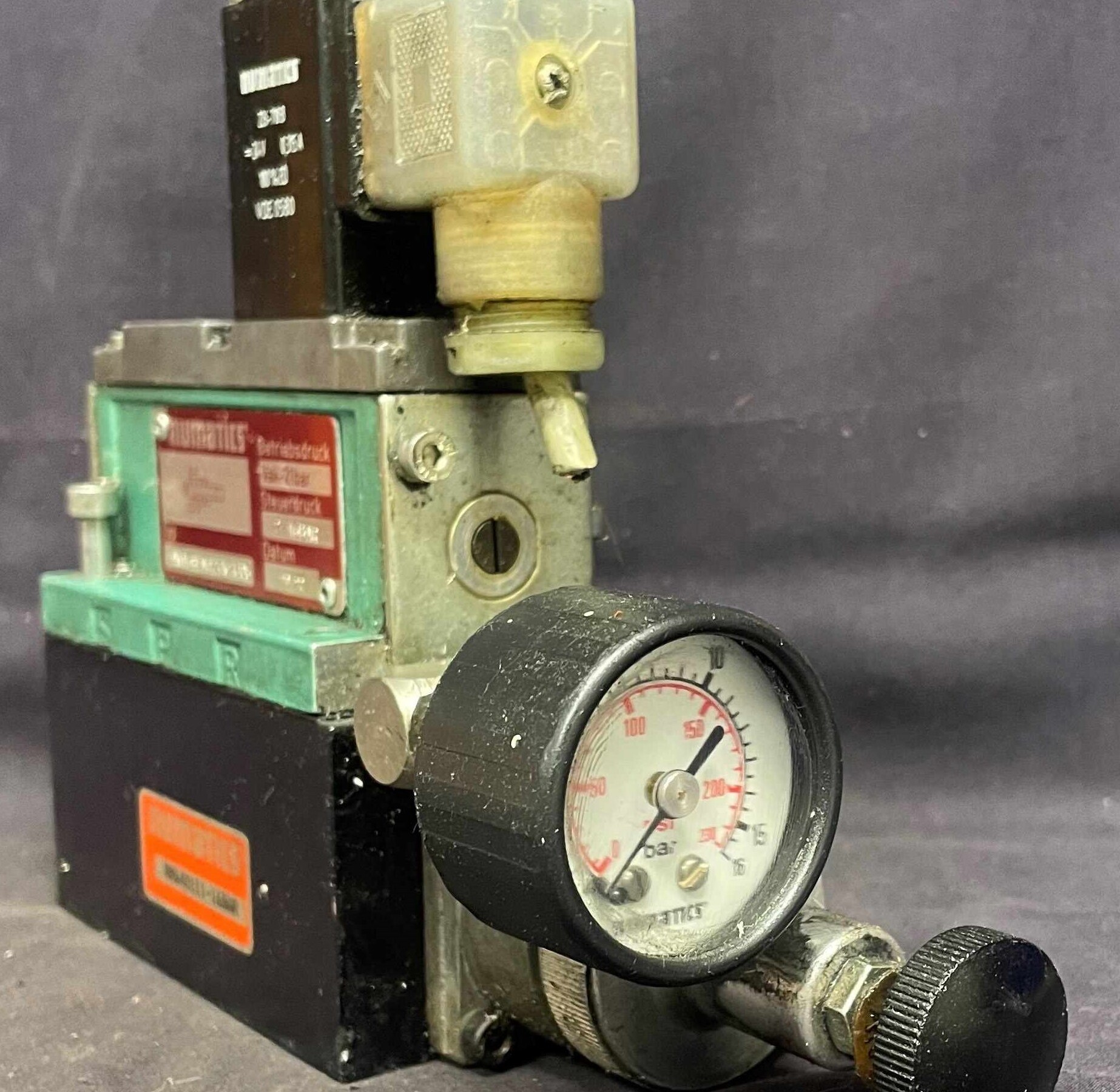 Numatics air valve and regulator - Image 2