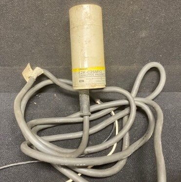 Omron E2K-C25MY2 Capacitive Proximity Sensor