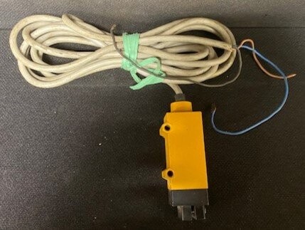 Omron E3S-X3CE4 Photoelectric Switch - Image 3