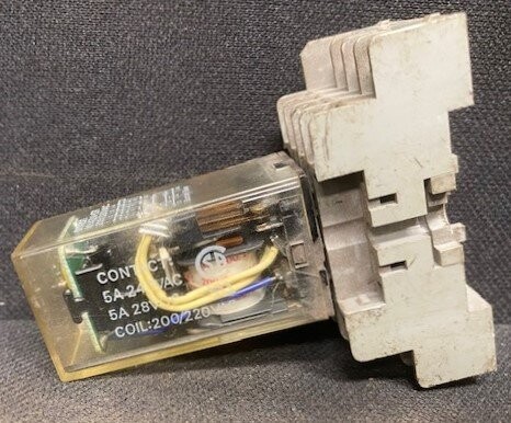 Omron MY4ZN-CR AC200/220V Relay - Image 2