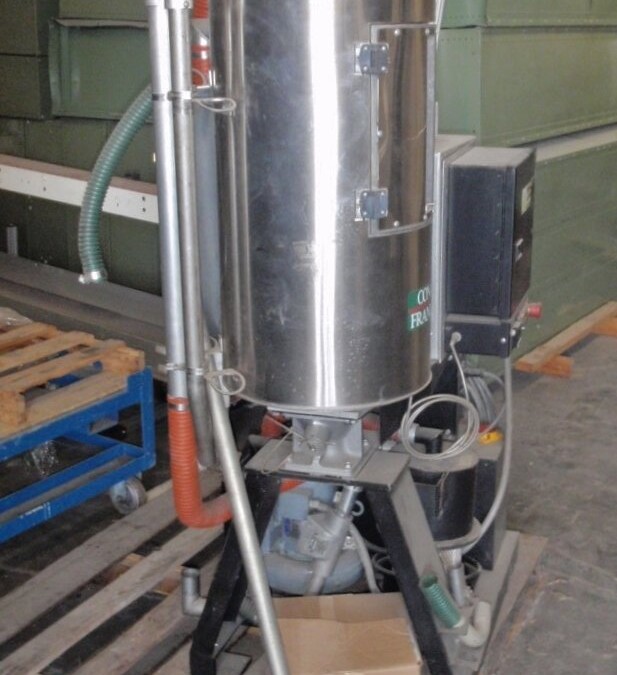 Conair SC-15 portable material dryer with hopper - Image 2