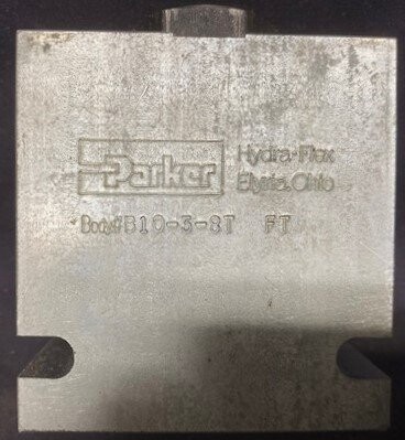Parker B10-3-8T Valve Base - Image 2
