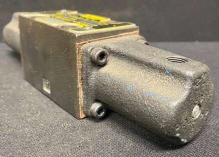 Parker D1VA1CN 72 Hydraulic Valve