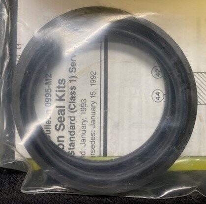 Parker PR252H0001 2 1/2" Buna-N Piston Ring Kit - Image 2