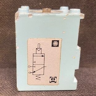 Parker PXC-J117 Limit Switch Body - Image 4