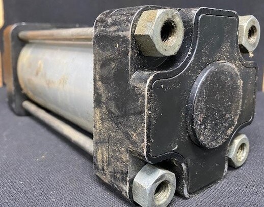 Parker-Schrader Bellows DIN24335 Hydraulic Cylinder - Image 3