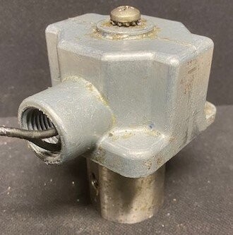 Parker-Skinner A11LB13002 Solenoid Valve - Image 2