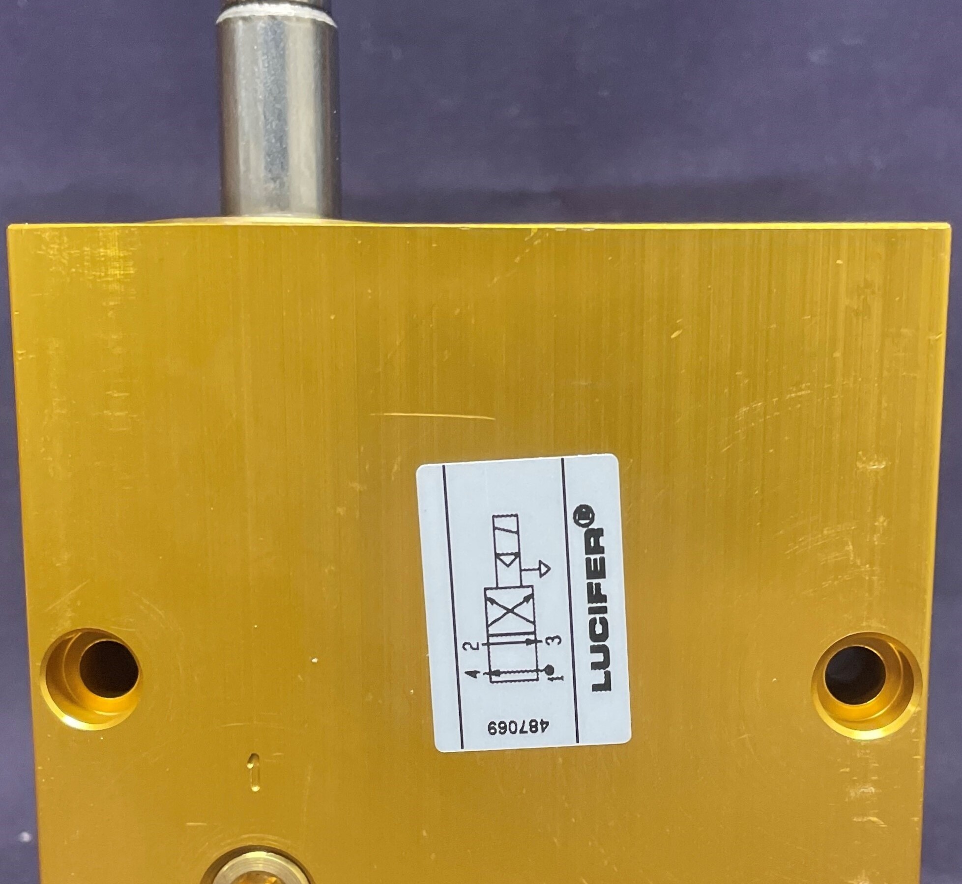 Parker Skinner Solenoid Valve - Image 3