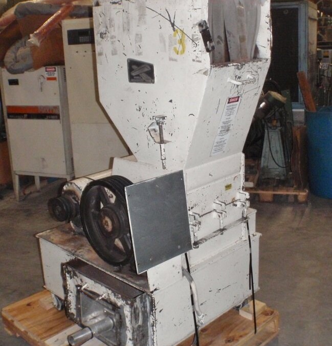 Molding Systems Inc.-Polymer Machinery Corp 1116 SPL Polygrinder Grinder