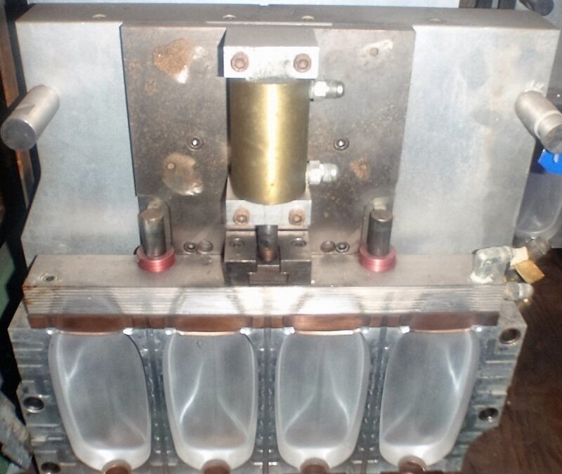 Heise Unknown Model 16 oz Quad Oval Bottle Mold with Tail Puller