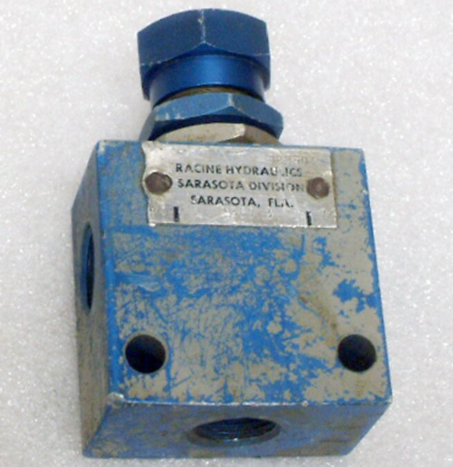 Racine 989303 Hydraulic Valve