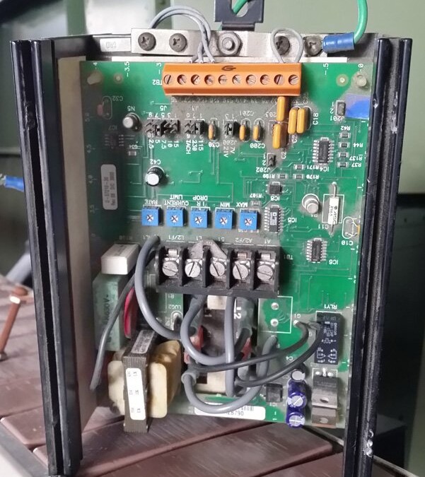 Reliance DC2-40U Motor Controller - Image 2