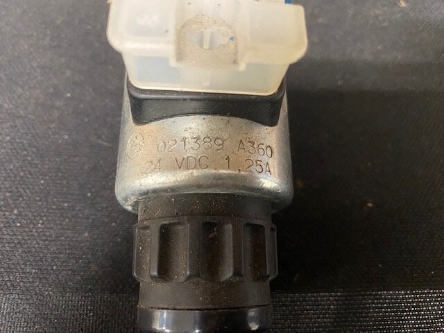 Rexroth 3DREP6C-20/25EG24N9K4/M Hydraulic Valve - Image 3