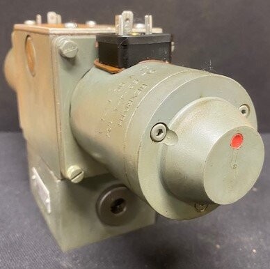 Rexroth 4WE10E11/LG24NZ4/5 Double Solenoid Directional Valve - Image 2