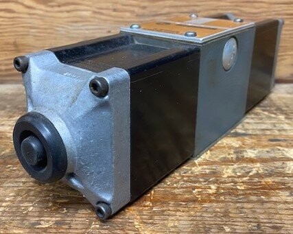 Rexroth 4WE10Q2X/AG24NV Hydraulic Valve