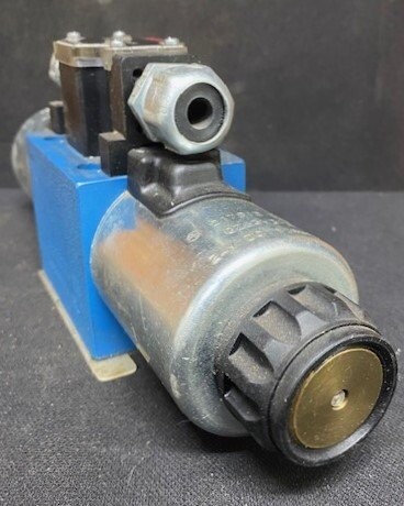 Rexroth 4WE10Q4X/CG24N9DA Hydraulic Valve