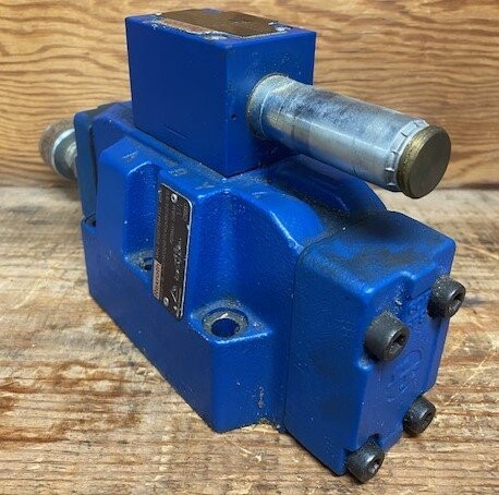Rexroth 4WEH 16 D72/6EG24ETK4QMBG24/B10 Directional Valve - Image 2