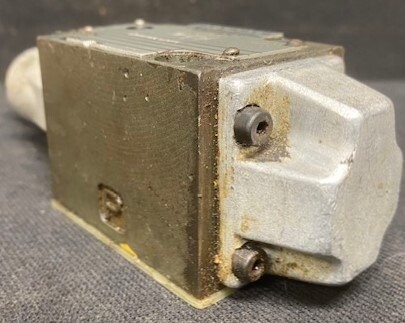 Rexroth 4WMR6C52/5 Pneumatic Valve - Image 2