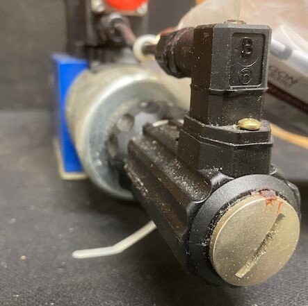 Rexroth 4WREE10W1-50-22/G24K31/A1V Hydraulic Proportional Directional Control Valve - Image 4