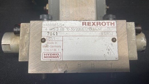 Rexroth-HydroNorma 4WS2EB 10-30/20B2ET210K8A/M Servo Valve - Image 2