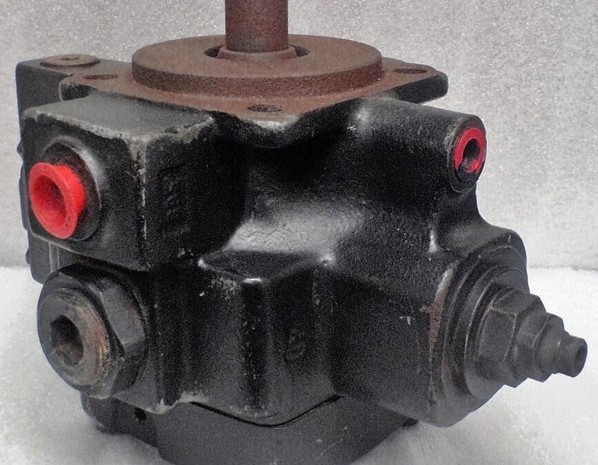 Rexroth 1PV2V4-17-20RA12VC160 Hydraulic Pump - Image 2