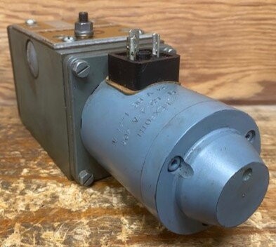 Rexroth-Hydronorma 5-3WE10A11/LG24NZ4C/5 Hydraulic Valve