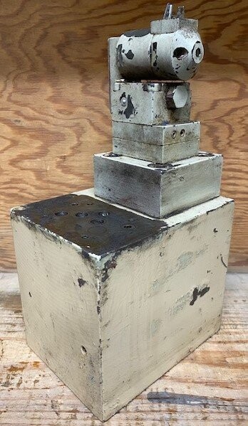 Rexroth M-3 SE 6 U20/315G24NZ4/V/5 Hydraulic Solenoid Valve on LFA25 WEA-60/V/12 Manifold and AGA-2176-0-C-1 Manifold - Image 4