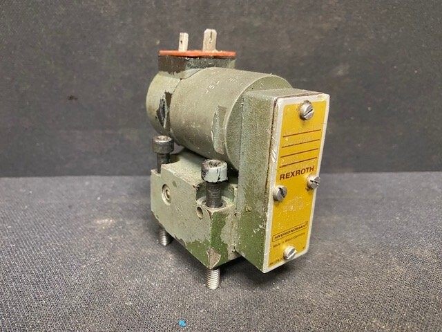 Rexroth M-3SE6U20/630G24NK4 Hydraulic Valve