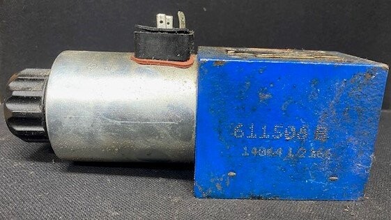 Rexroth R900589933 Hydraulic Directional Control Valve - Image 2