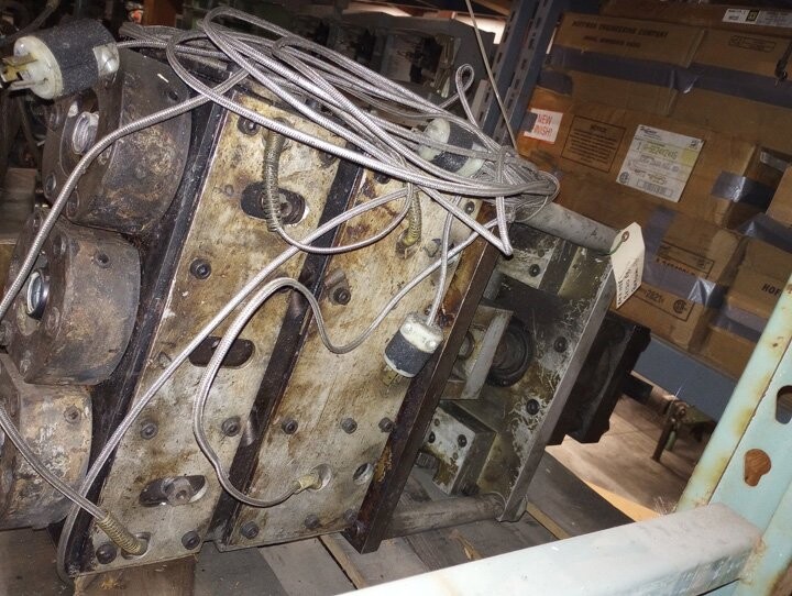 Rock Valley Tool C3351-120MM Blow Mold Machine Head - Image 2