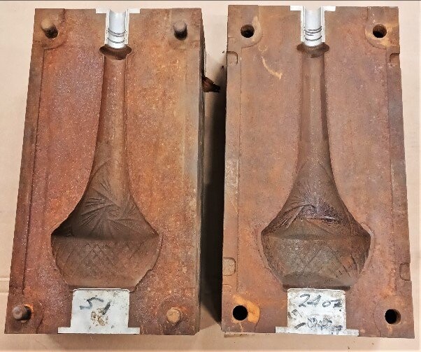 Sarcol Unknown Model 24 oz Hour Glass Bottle Blow Mold