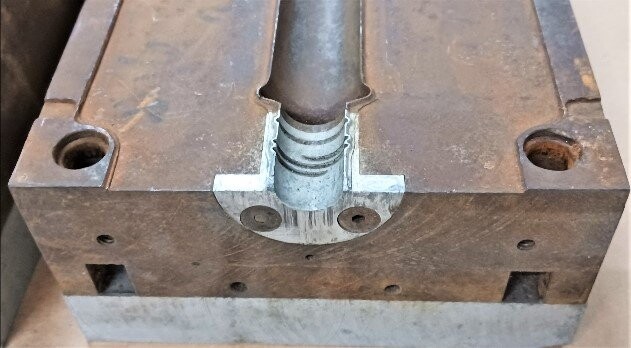 Sarcol Unknown Model 24 oz Oil Container Bottle Blow Mold - Image 2