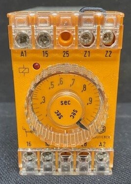 Schleicher SZT 31 Time Delay Relay - Image 2