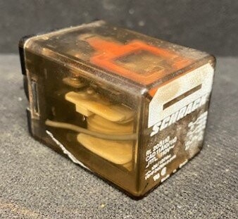 Schrack RL205110 8-Pin Relay