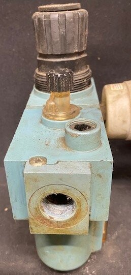 Schrader-Bellows 4579-2000 Lubricator and 4599-5500 Regulator Assembly - Image 4
