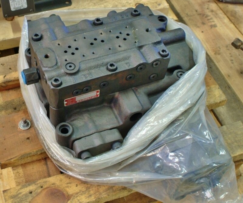 Shibaura UV32-12 Hydraulic Valve