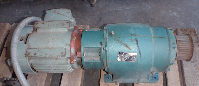 Reliance 00100490-2VN Master XL Speed Reducer and 1hp Motor