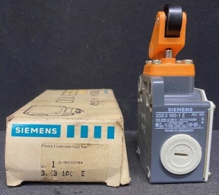 Siemens 3SE3 100-1 E Limit Switch with Roller Lever