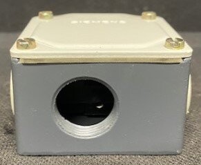 Siemens 3SE3 100-1 E Limit Switch with Roller Lever - Image 4