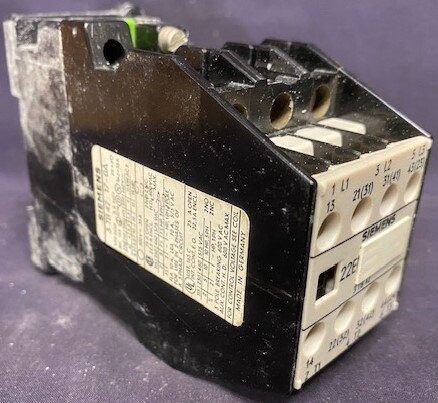 Siemens 3TB42 17-0A Contactor