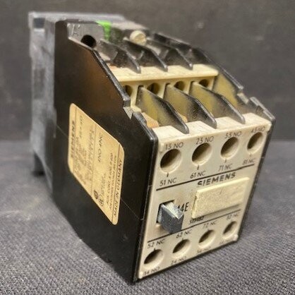 Siemens 3TH82 44-0A Contactor - Image 3