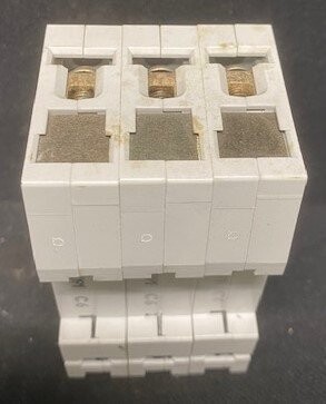 Siemens 5SX2 C6 3-Pole Circuit Breaker - Image 3