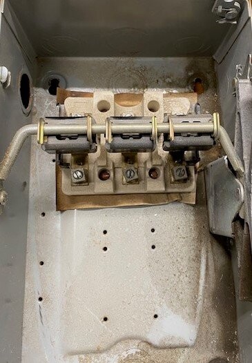 Siemens NF352 Series A Type 1 Enclosed Safety Switch - Image 4