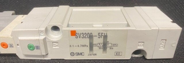 SMC SV3200-5FU Pneumatic Valve - Image 2