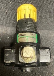 SpeedAire 1Z838D Pressure Regulator