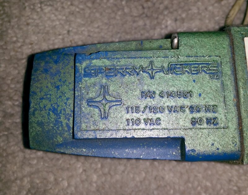 Sperry-Vickers 414521 120/110V Solenoid