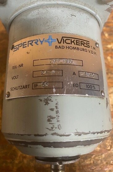 Sperry-Vickers 793 889 Solenoid - Image 2